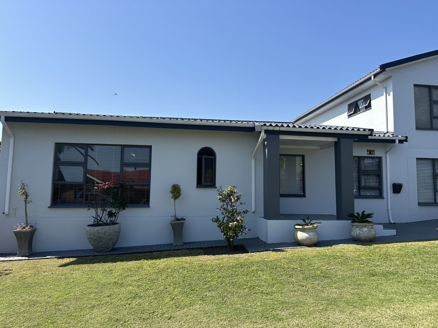 4 Bedroom Property for Sale in Bayview Western Cape